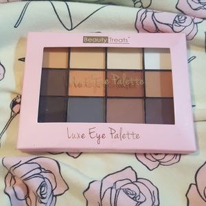 Beauty Treats Luxe Eyeshadow Palette